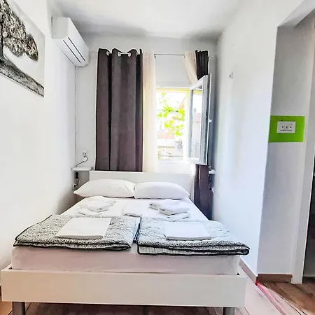 Lägenhet Rustica Mit Exklusiver Nutzung Des Pool By Interhome